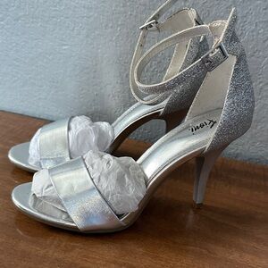 FIONI Clothing Silver Glitter Heels